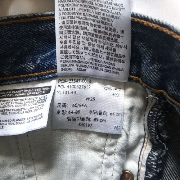 LEVI’S Size 25 Womens High Rise Wedgie Fit Button Fly Raw Hem Jean Shorts EEUC! - Picture 12 of 12